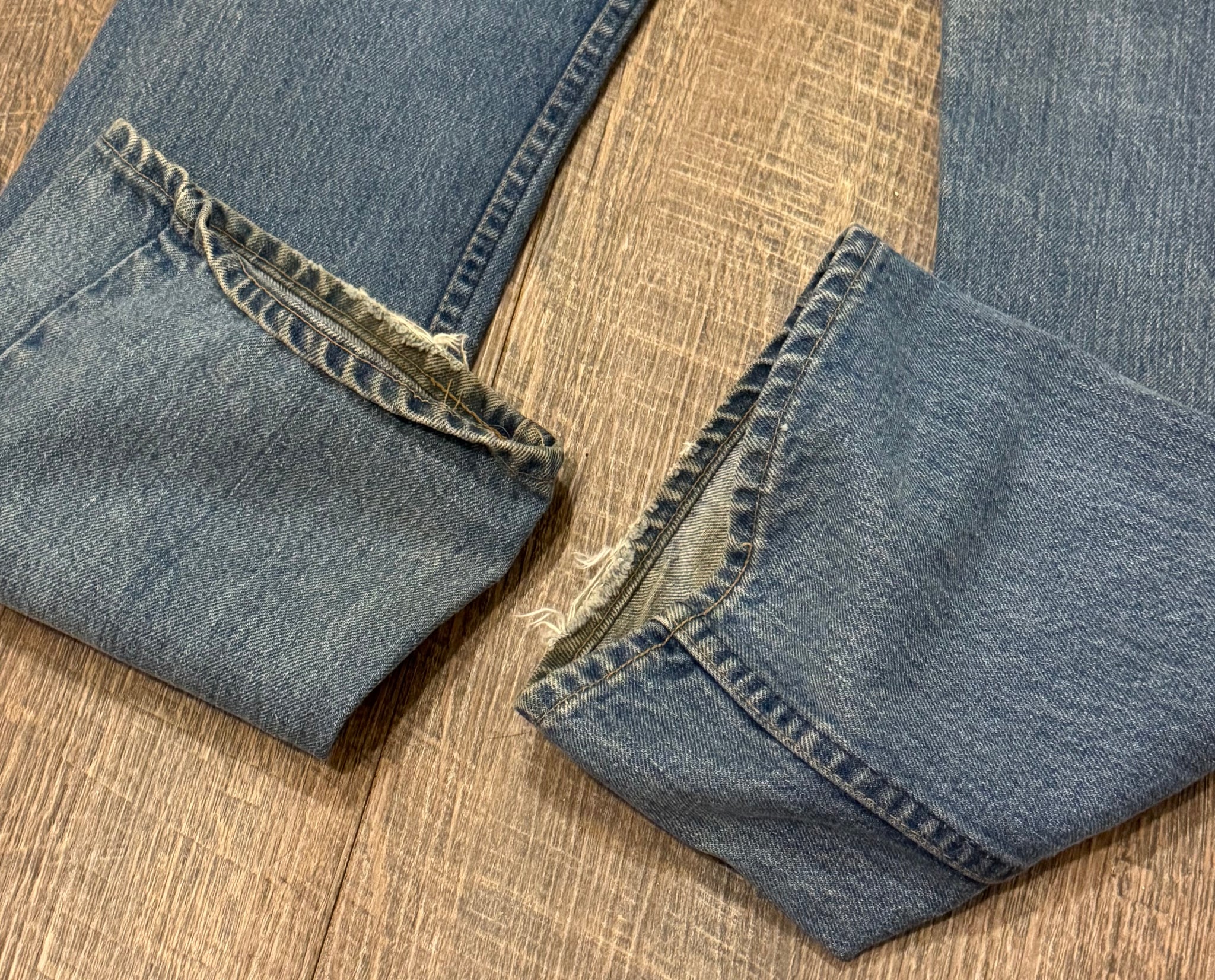 vintage 1970s LEVIS boot cut jeans 517 29 x 33 XS Great fade