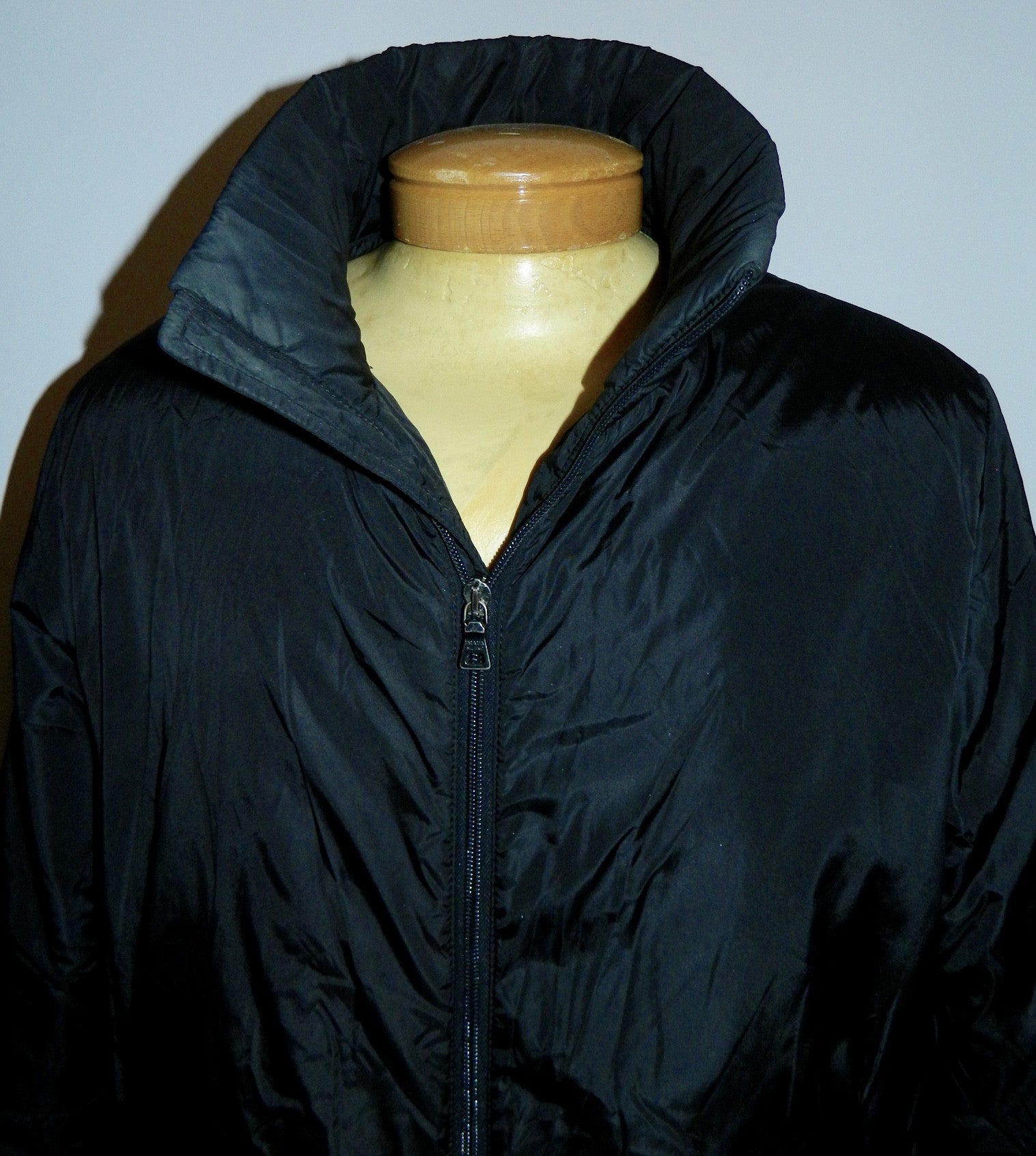black nylon PRADA ski coat poly fill jacket Apres Ski travel It. 50 / US Mens M / Womens L- XL