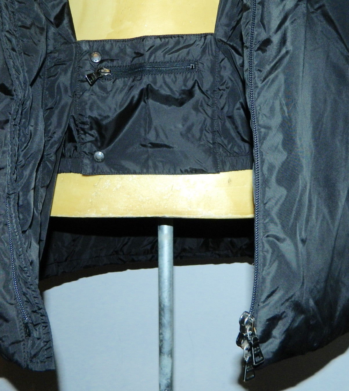 black nylon PRADA ski coat poly fill jacket Apres Ski travel It. 50 / US Mens M / Womens L- XL