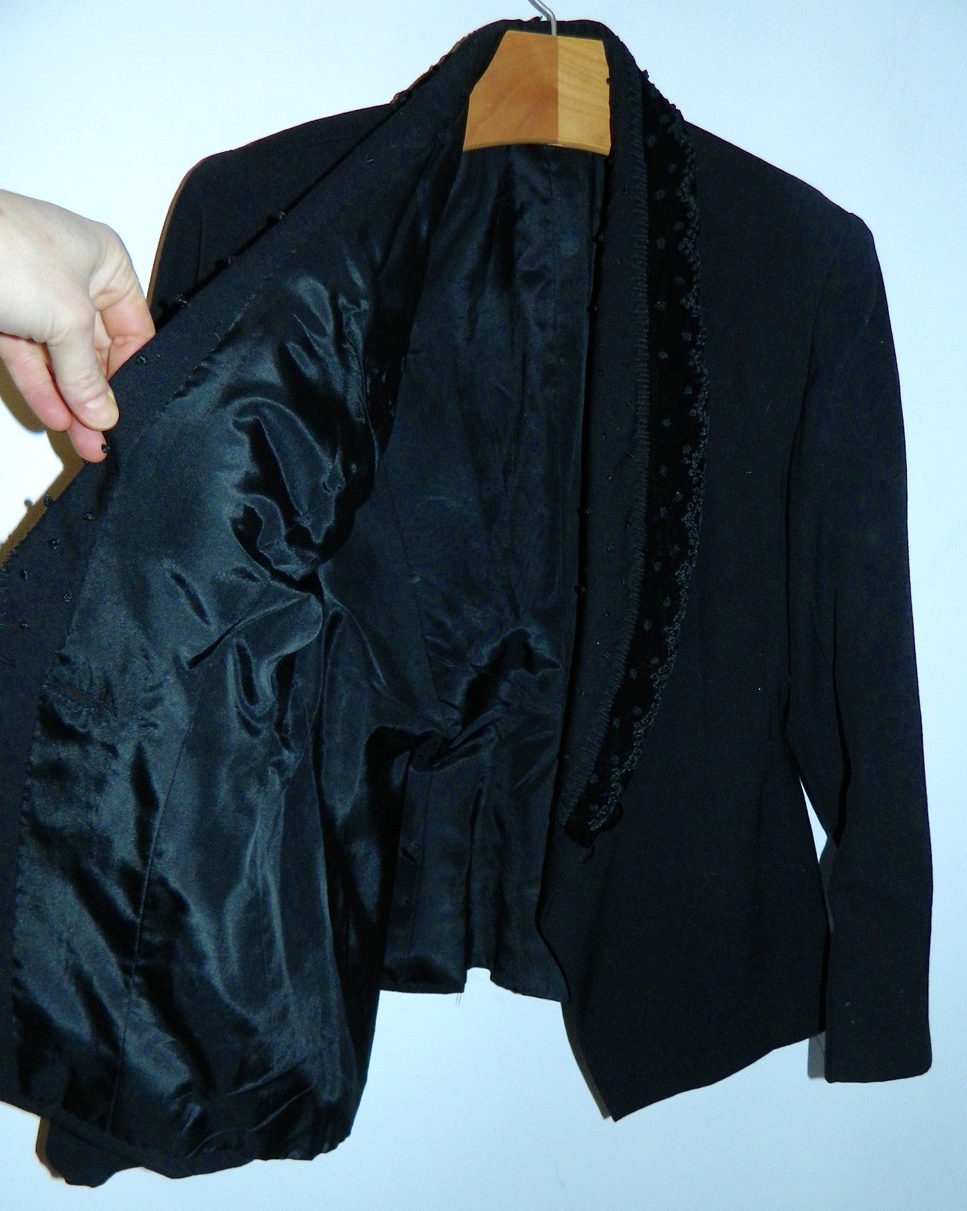 vintage 1940s blazer New Look black wool jacket embroidered velvet lapels S