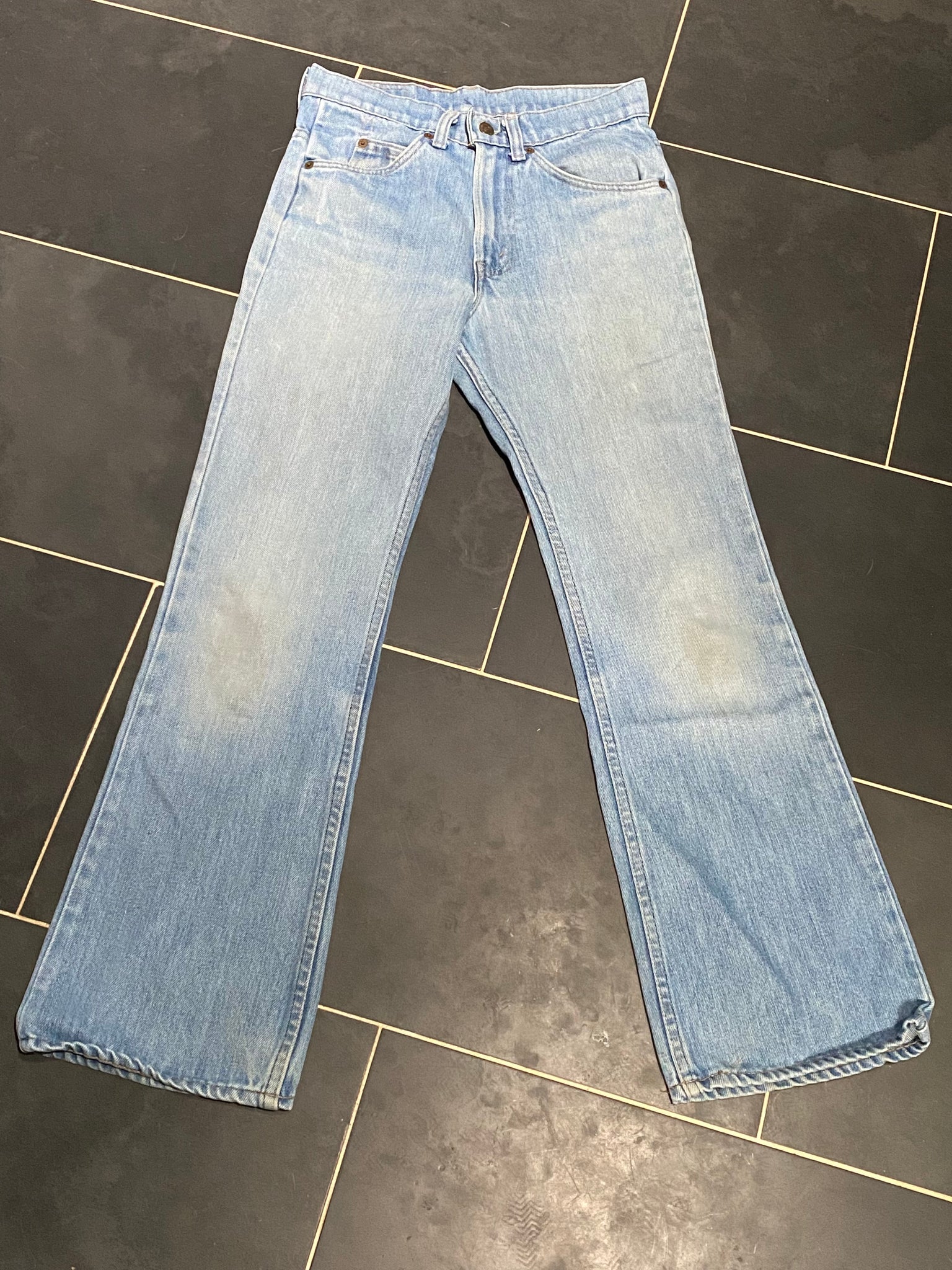 faded denim twill LEVI'S jeans 517 flare leg vintage 1970s boot cut jean 29 x 30