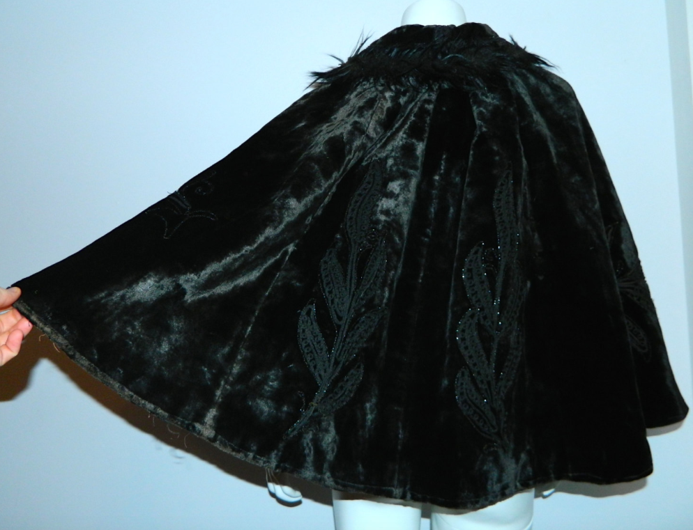 antique velvet cape 1800s Victorian dark brown capelet beaded soutache / fur trim