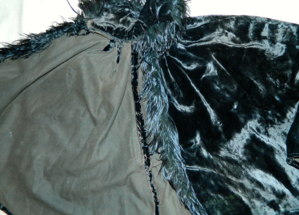 antique velvet cape Victorian capelet black 1800s monkey fur trim