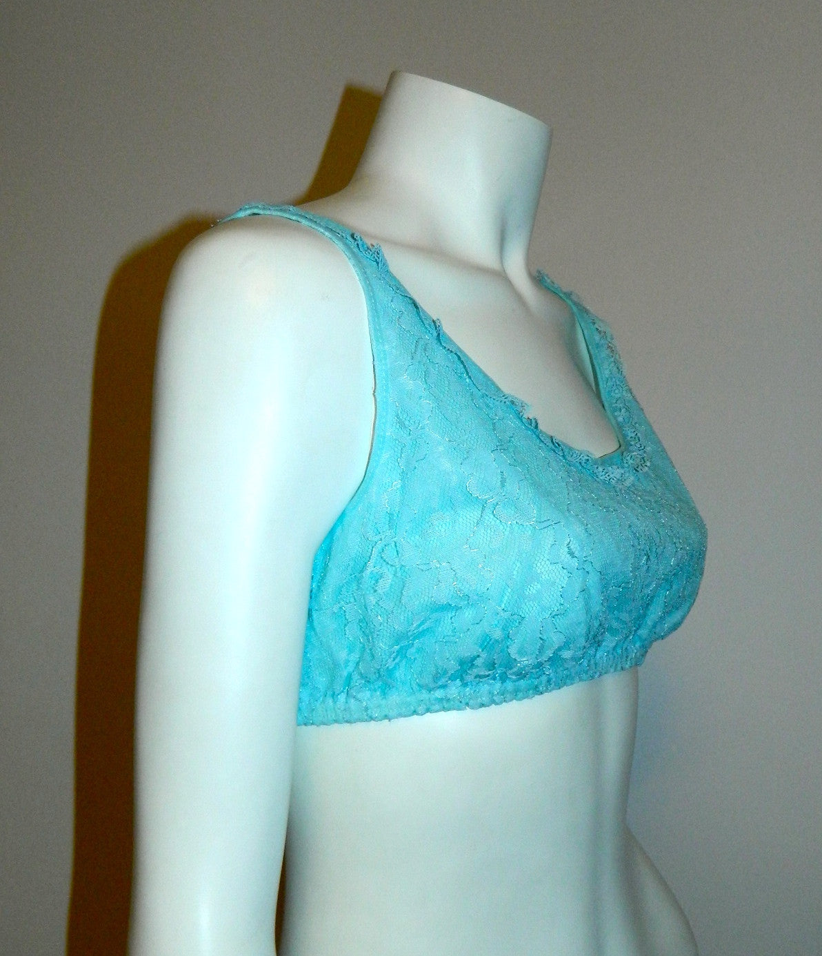 1960s vintage blue lace bralette Carol Brent shelf bra cropped tank top SM