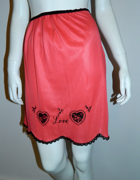 vintage 1960s half slip / red LOVE skirt black lace embroidery S - M